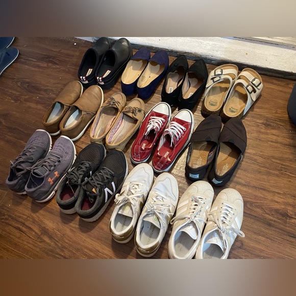 Shoes/Flats/Sandals Sizes 6-6.5 (USED/GOOD CONDITION) - Picture 3 of 8